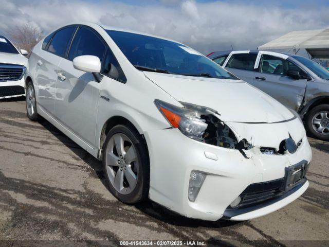  Salvage Toyota Prius