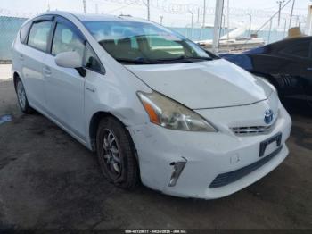  Salvage Toyota Prius v