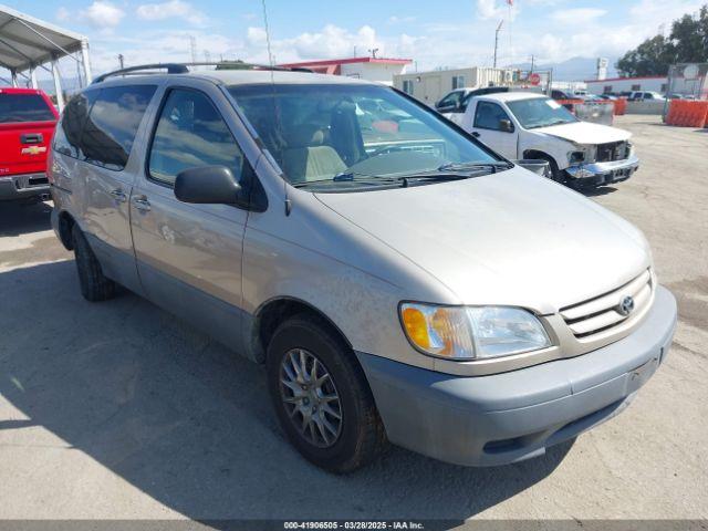 Salvage Toyota Sienna