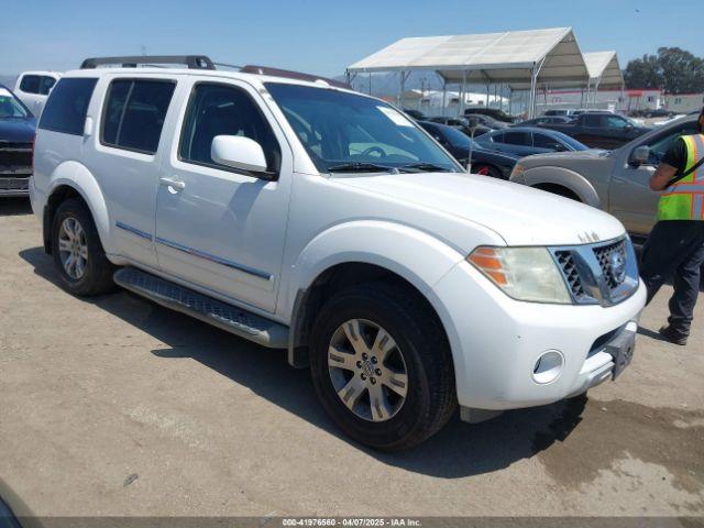  Salvage Nissan Pathfinder