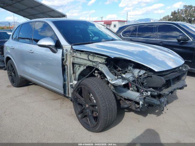  Salvage Porsche Cayenne