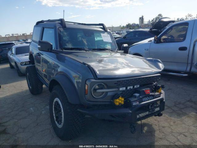  Salvage Ford Bronco