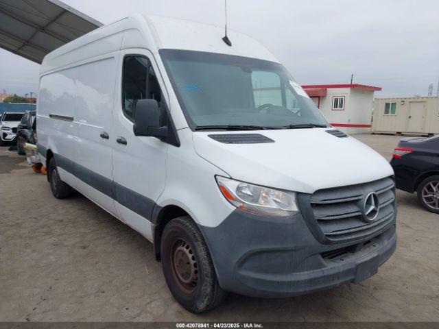  Salvage Mercedes-Benz Sprinter 2500