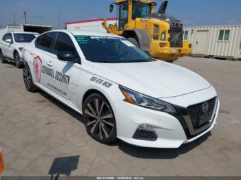  Salvage Nissan Altima