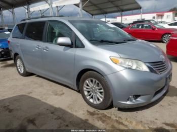  Salvage Toyota Sienna