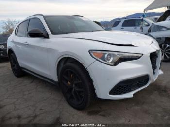  Salvage Alfa Romeo Stelvio