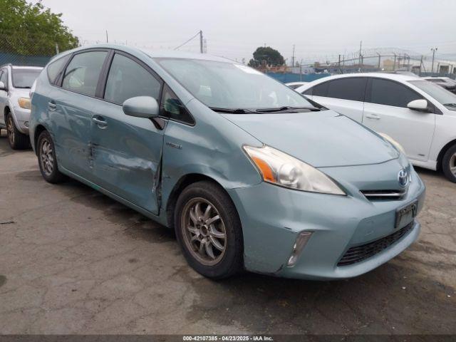  Salvage Toyota Prius v