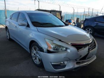  Salvage Nissan Altima