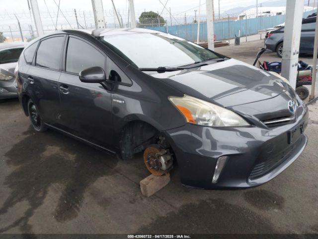  Salvage Toyota Prius v