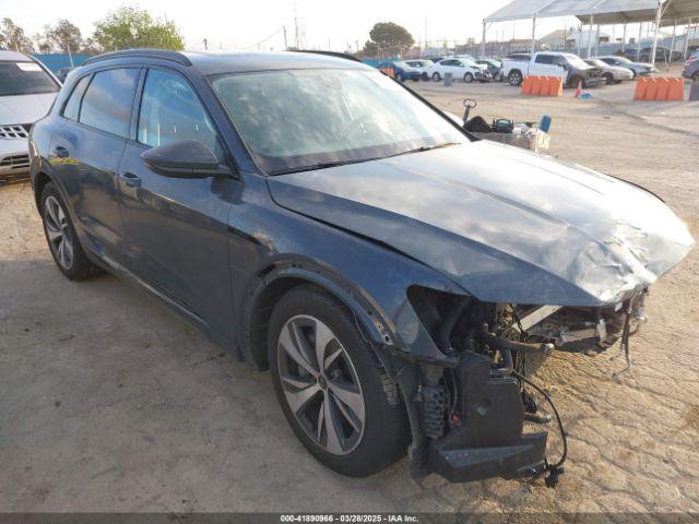  Salvage Audi Q8