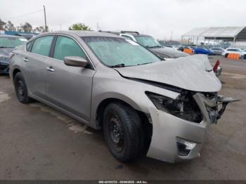  Salvage Nissan Altima