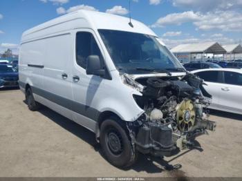  Salvage Mercedes-Benz Sprinter 2500