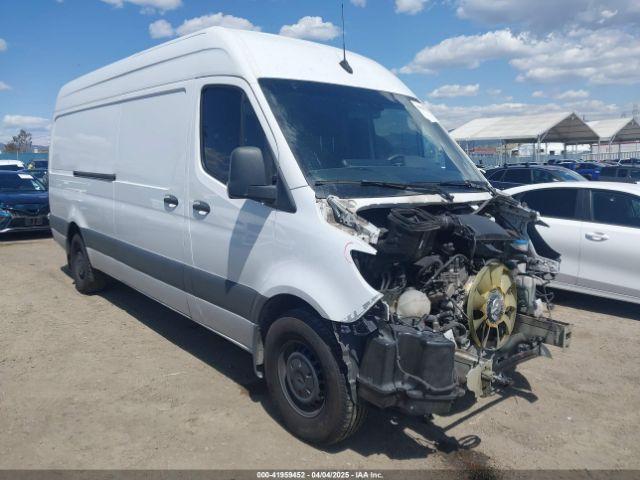  Salvage Mercedes-Benz Sprinter 2500