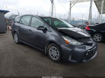  Salvage Toyota Prius v