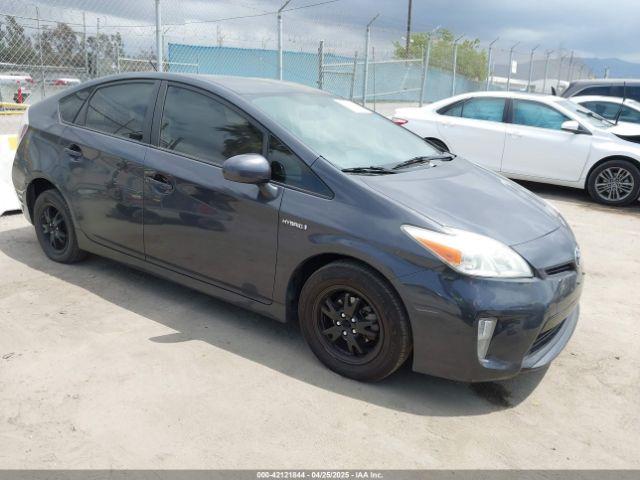  Salvage Toyota Prius