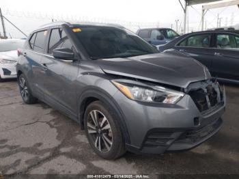  Salvage Nissan Kicks