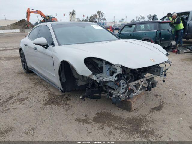  Salvage Porsche Panamera