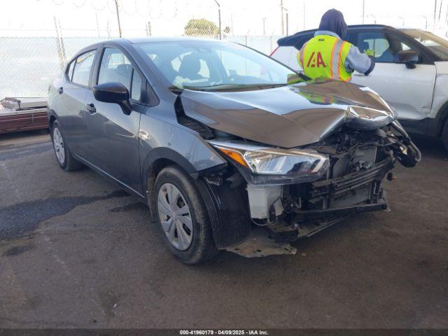  Salvage Nissan Versa
