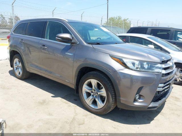  Salvage Toyota Highlander