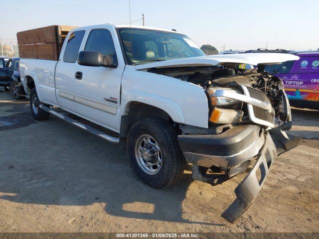  Salvage Chevrolet Silverado 2500