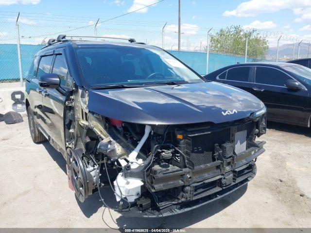  Salvage Kia Carnival