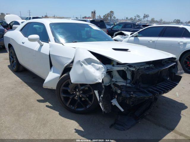  Salvage Dodge Challenger
