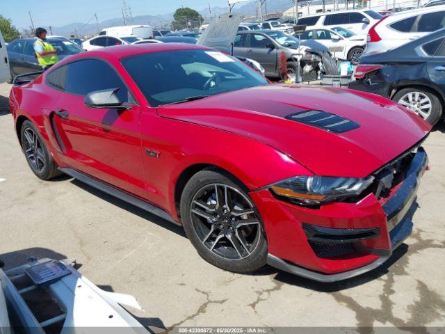  Salvage Ford Mustang