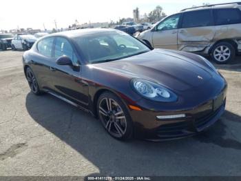  Salvage Porsche Panamera