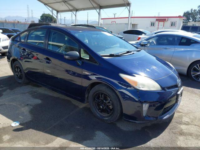  Salvage Toyota Prius