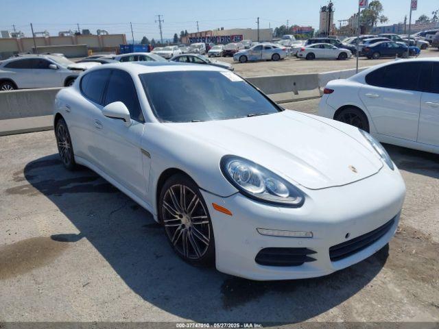  Salvage Porsche Panamera