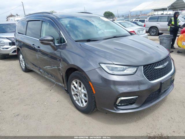 Salvage Chrysler Pacifica
