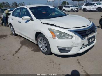  Salvage Nissan Altima