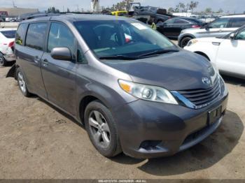  Salvage Toyota Sienna