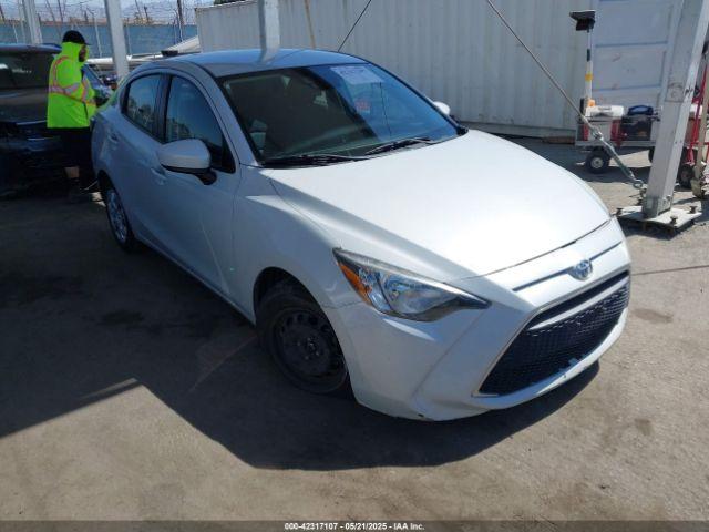  Salvage Toyota Yaris