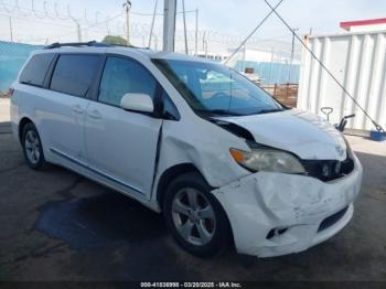  Salvage Toyota Sienna