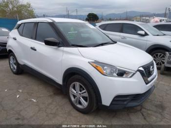  Salvage Nissan Kicks