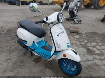  Salvage Vespa Primavera Sprint