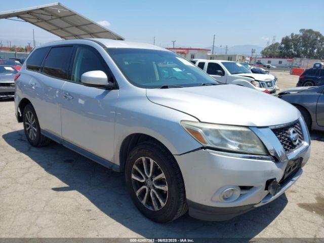 Salvage Nissan Pathfinder