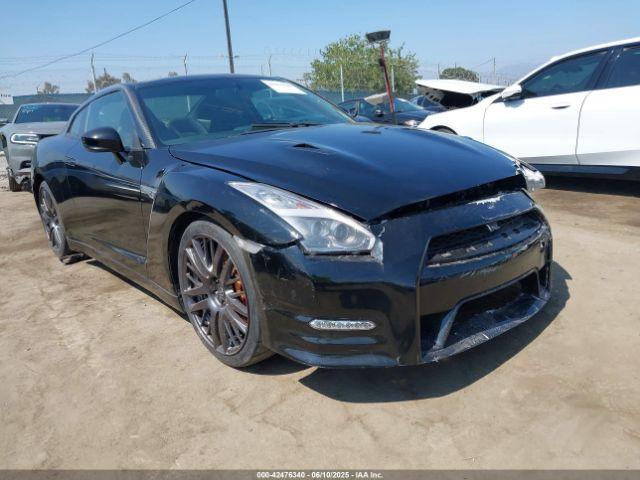  Salvage Nissan GT-R