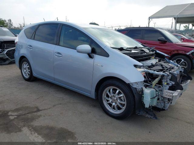  Salvage Toyota Prius v