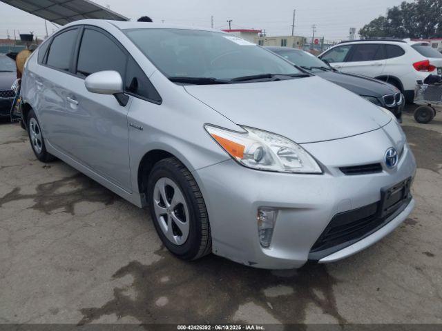  Salvage Toyota Prius