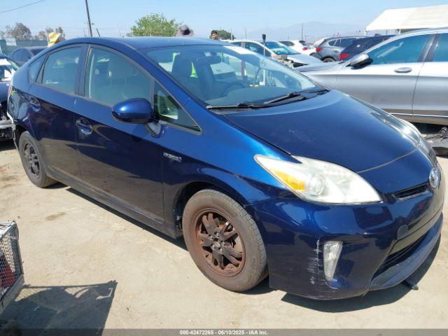  Salvage Toyota Prius