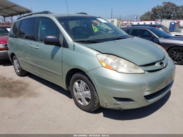  Salvage Toyota Sienna