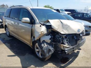  Salvage Toyota Sienna