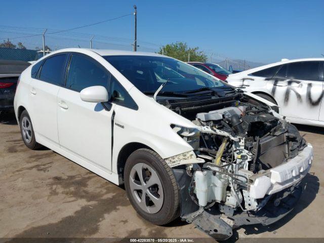  Salvage Toyota Prius