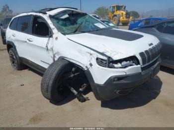  Salvage Jeep Cherokee