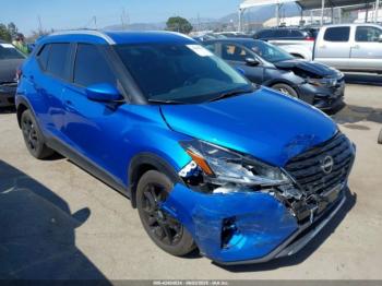  Salvage Nissan Kicks