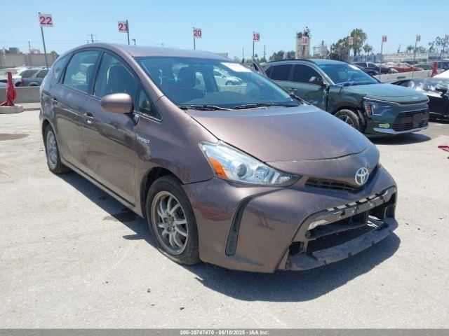  Salvage Toyota Prius v
