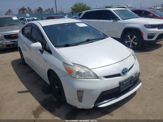  Salvage Toyota Prius