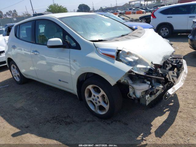  Salvage Nissan LEAF